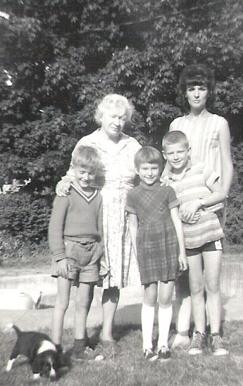Grma_mom_and_3_kids